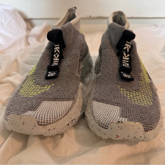 Nike Grey Sneakers - Picture 4 of 13